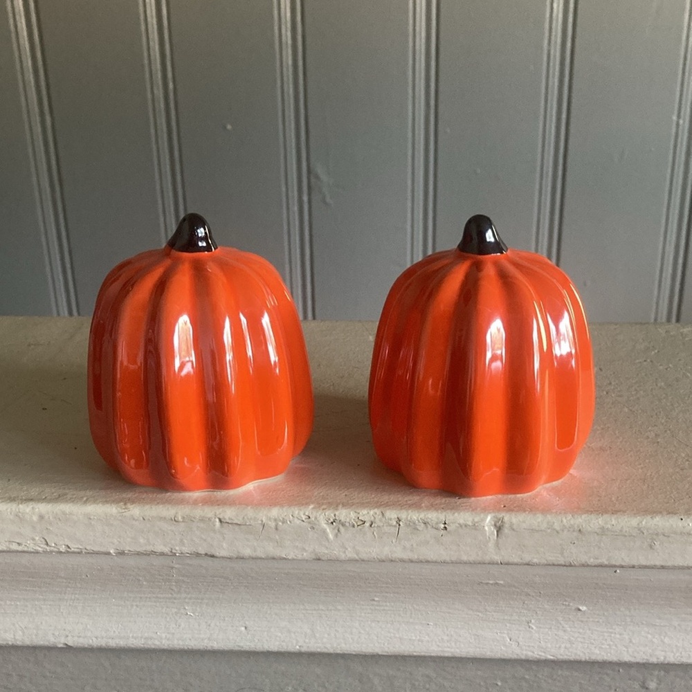 NWT- Set of 2- Vibrant Orange Pearl Glazed Porcelain Pumpkin Decorations